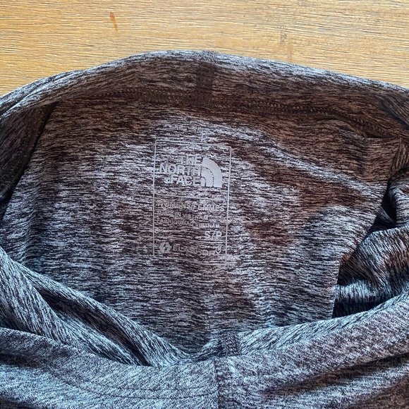 Heather Grey North Face Women's Long sleeve w/ hood - Picture 2 of 5